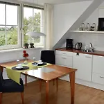 De Rozenhorst 3*