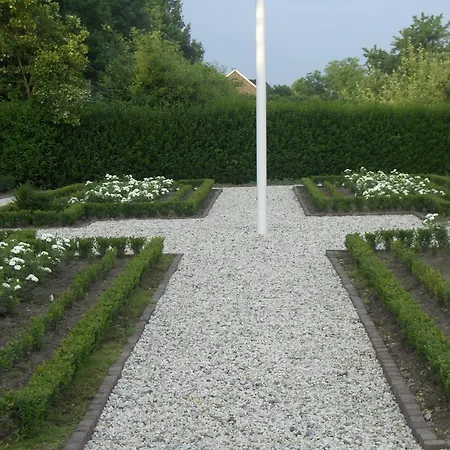 Bed & Breakfast Logies De Rozenhorst 4*