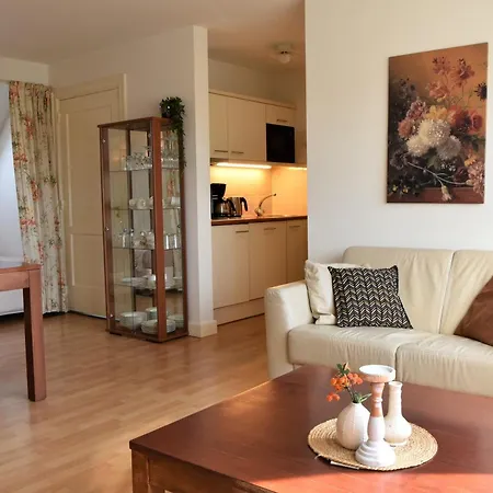 Bed & Breakfast Logies De Rozenhorst 4*